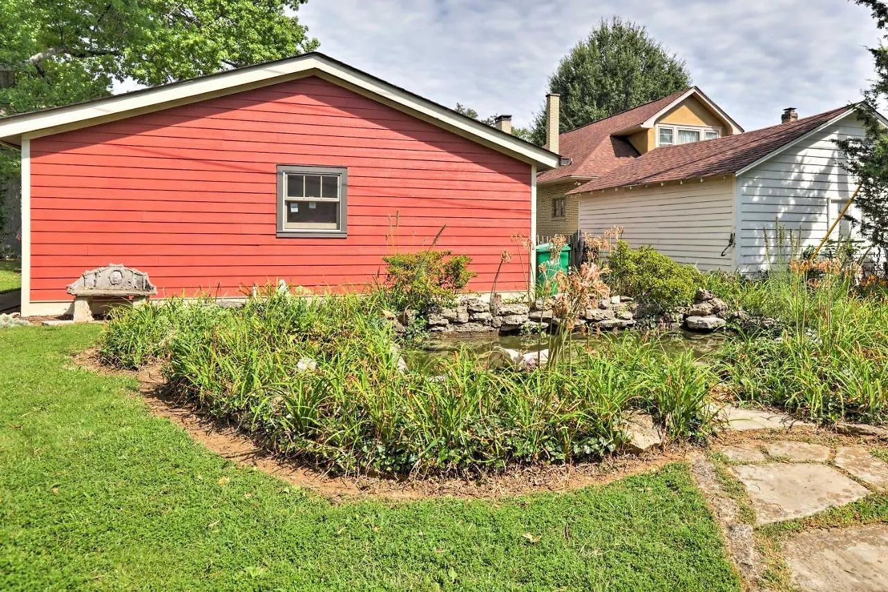 Charming Louisville Gem Walk To Restaurants!